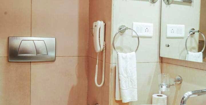 Zip Rooms Indiranagar 100 ft Road, Bangalore 4